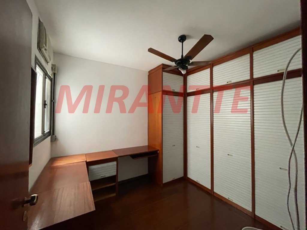 Sobrado de 158m² com 3 quartos em Água Fria