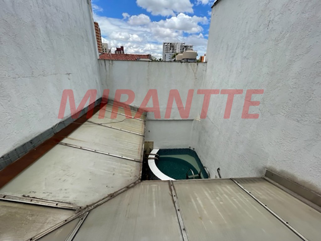 Sobrado de 158m² com 3 quartos em Água Fria