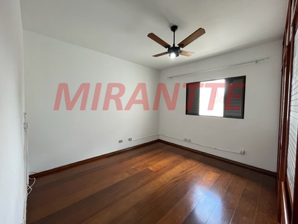 Sobrado de 158m² com 3 quartos em Água Fria