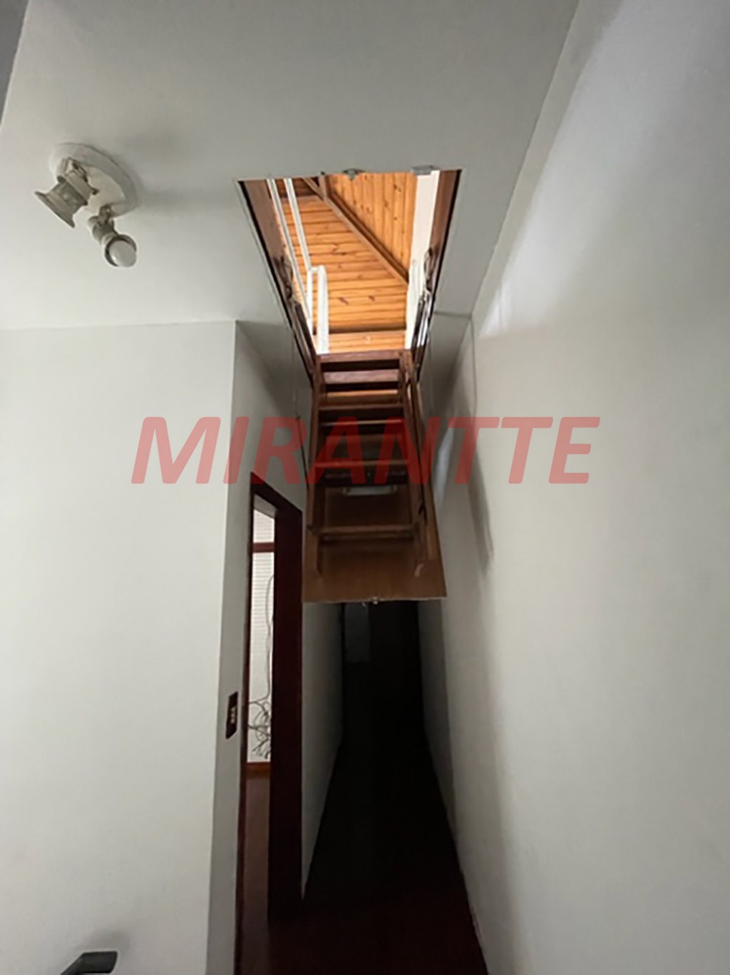 Sobrado de 158m² com 3 quartos em Água Fria