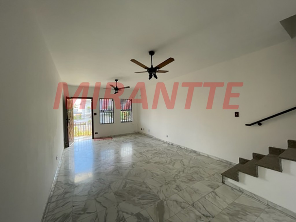 Sobrado de 158m² com 3 quartos em Água Fria