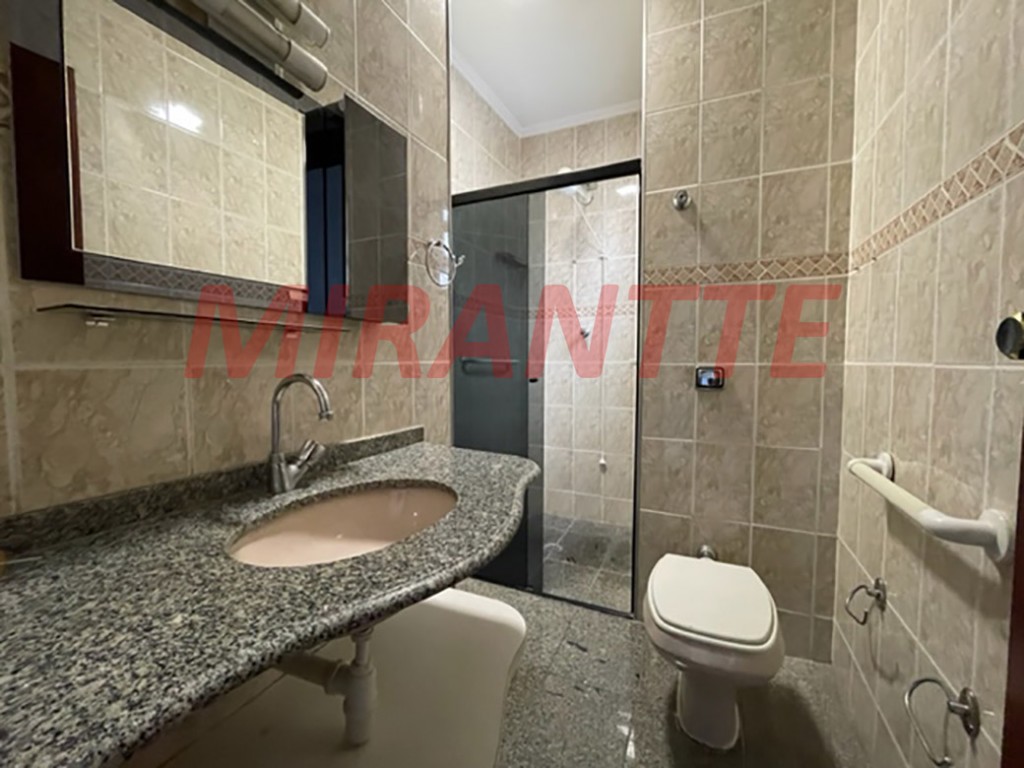 Sobrado de 158m² com 3 quartos em Água Fria