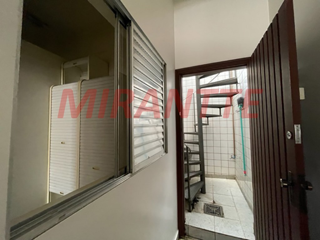Sobrado de 158m² com 3 quartos em Água Fria