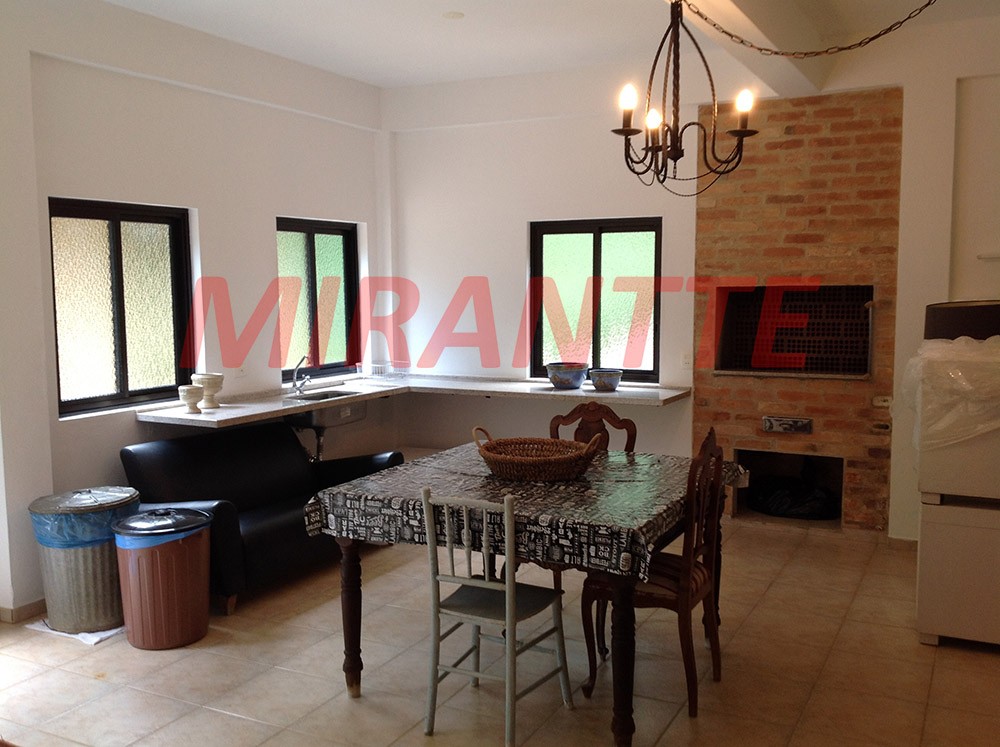 Sobrado de 250m² com 3 quartos em Serra da Cantareira