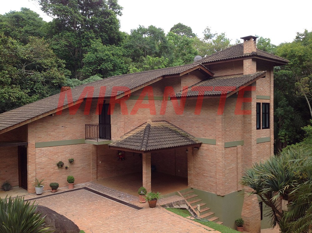 Sobrado de 250m² com 3 quartos em Serra da Cantareira