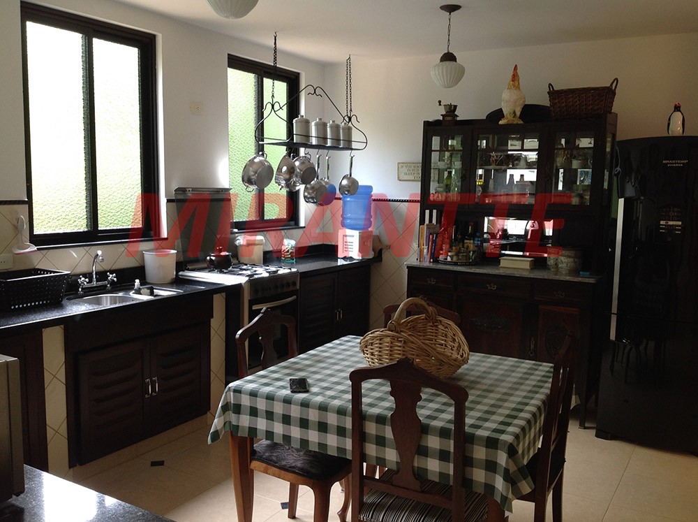 Sobrado de 250m² com 3 quartos em Serra da Cantareira