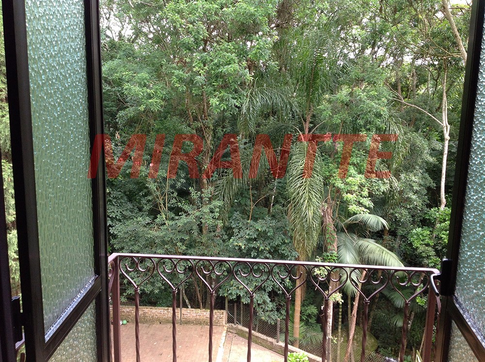 Sobrado de 250m² com 3 quartos em Serra da Cantareira