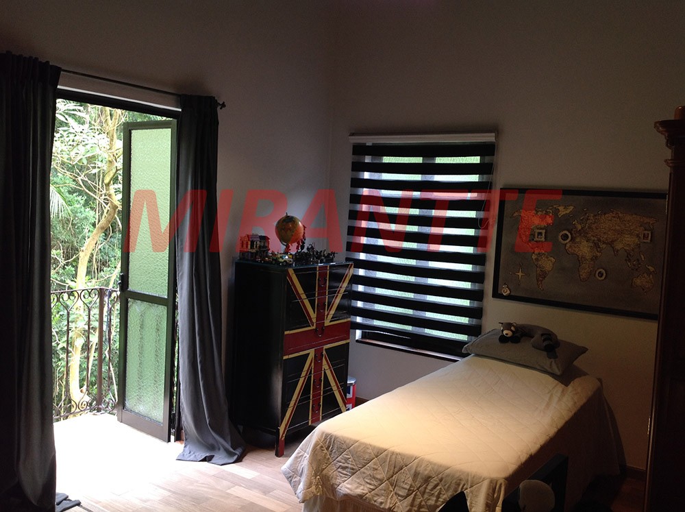Sobrado de 250m² com 3 quartos em Serra da Cantareira