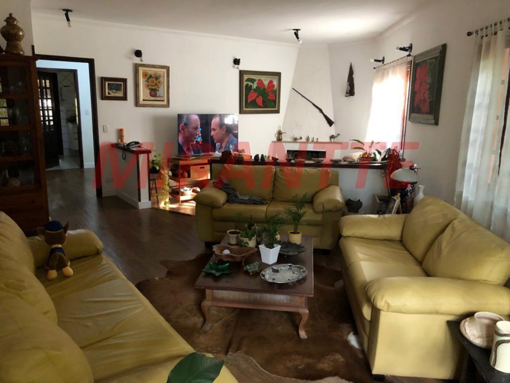 Sobrado de 269m² com 3 quartos em Serra da Cantareira