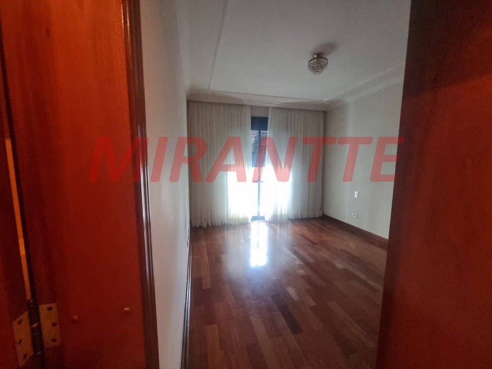 Apartamento de 210m² com 4 quartos em Santana
