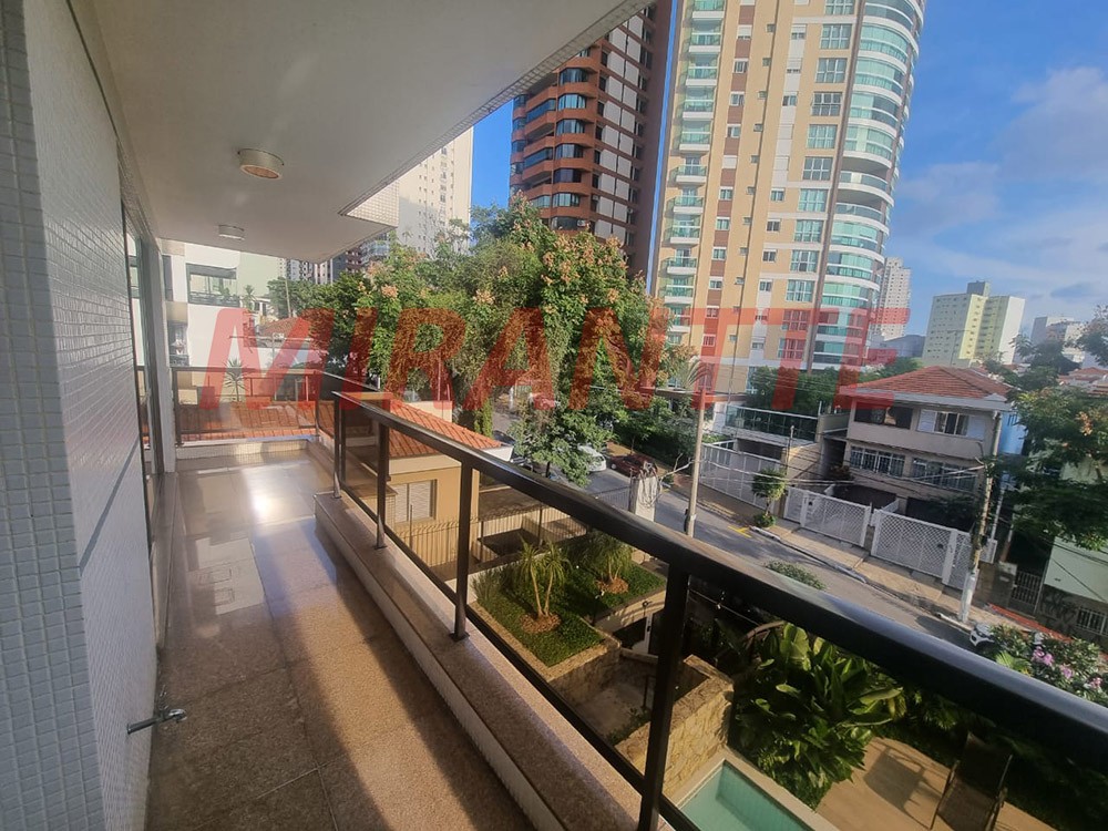 Apartamento de 210m² com 4 quartos em Santana