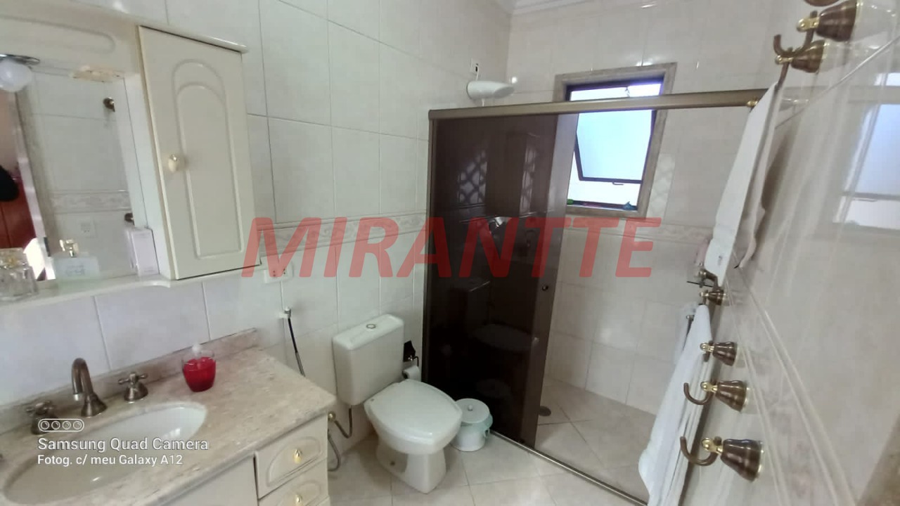 Sobrado de 211m² com 4 quartos em Tremembe
