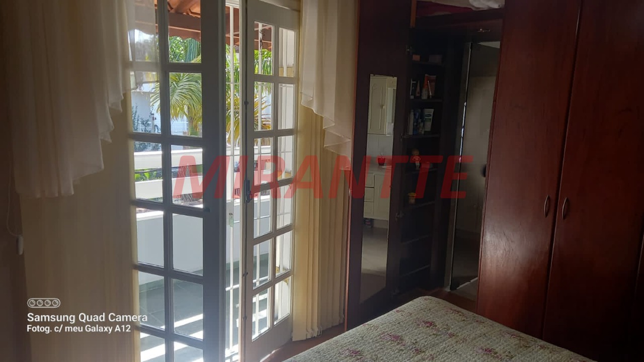 Sobrado de 211m² com 4 quartos em Tremembe