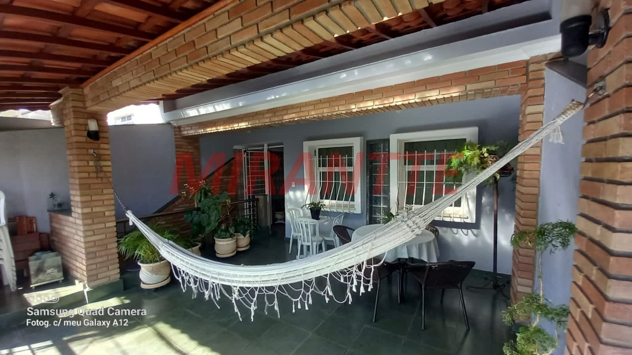 Sobrado de 211m² com 4 quartos em Tremembe