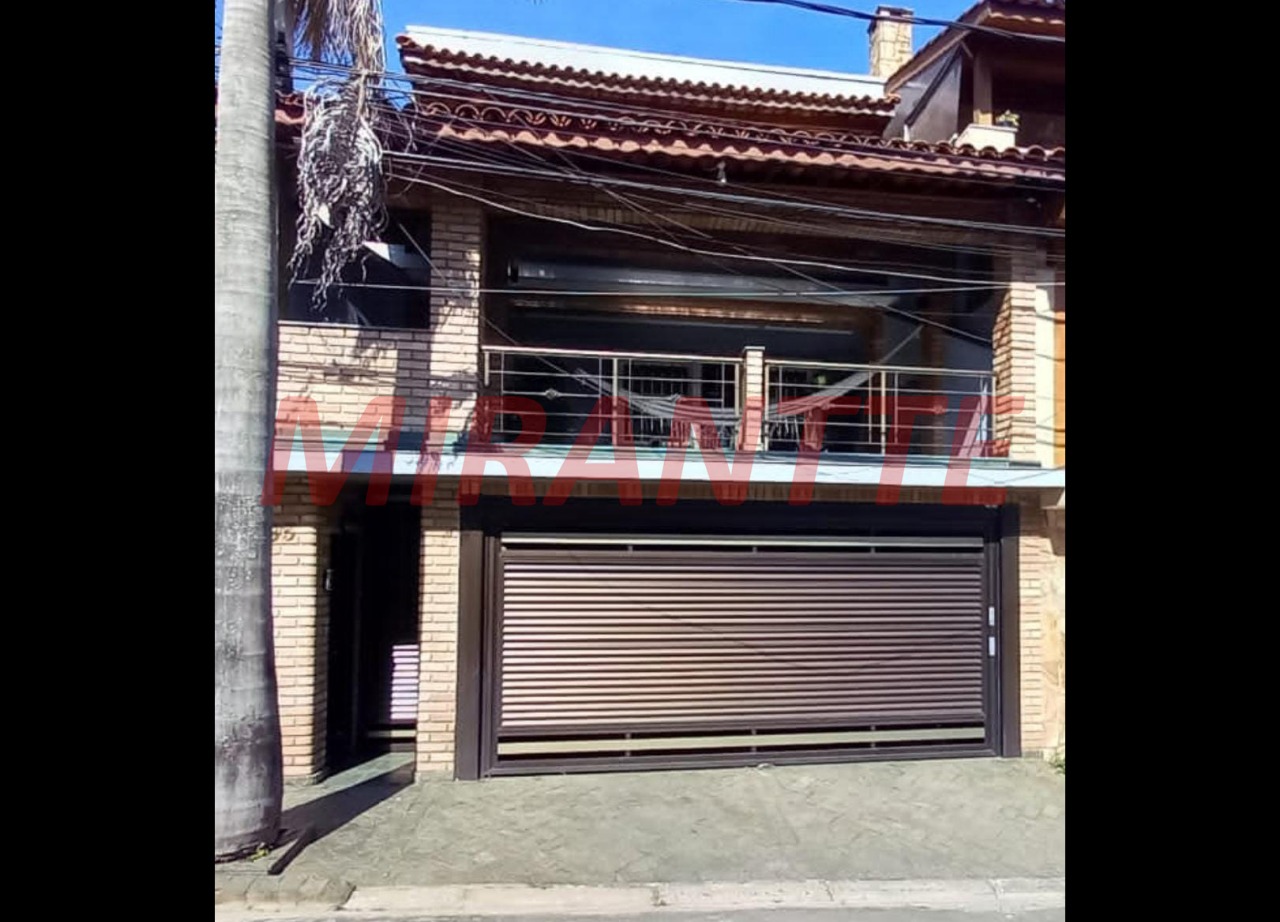 Sobrado de 211m² com 4 quartos em Tremembe