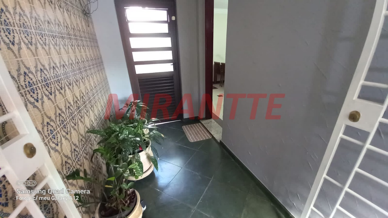 Sobrado de 211m² com 4 quartos em Tremembe
