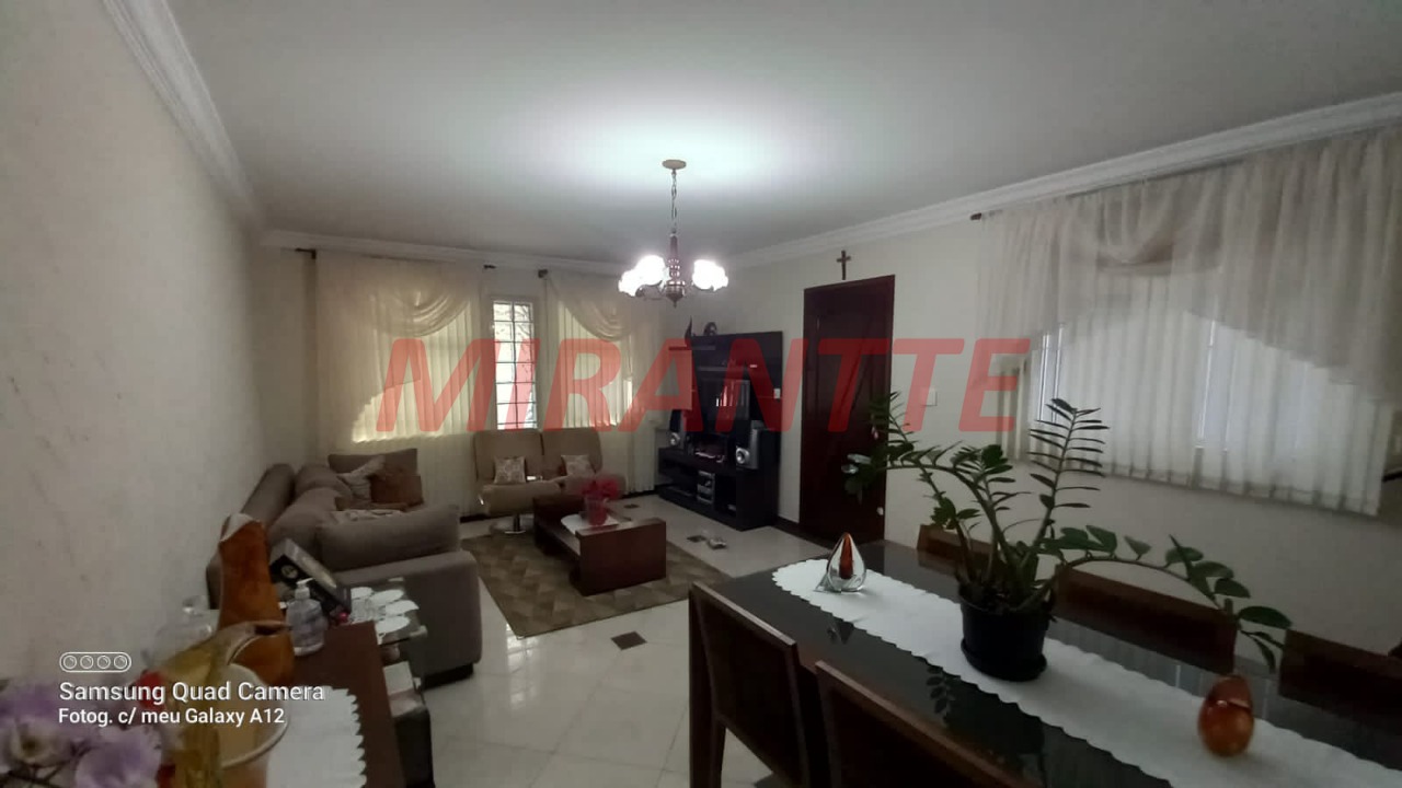 Sobrado de 211m² com 4 quartos em Tremembe
