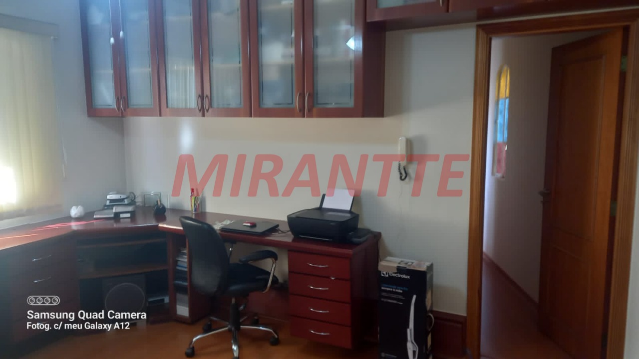 Sobrado de 211m² com 4 quartos em Tremembe