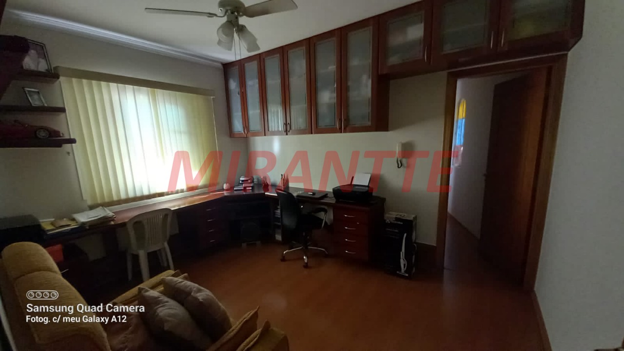 Sobrado de 211m² com 4 quartos em Tremembe