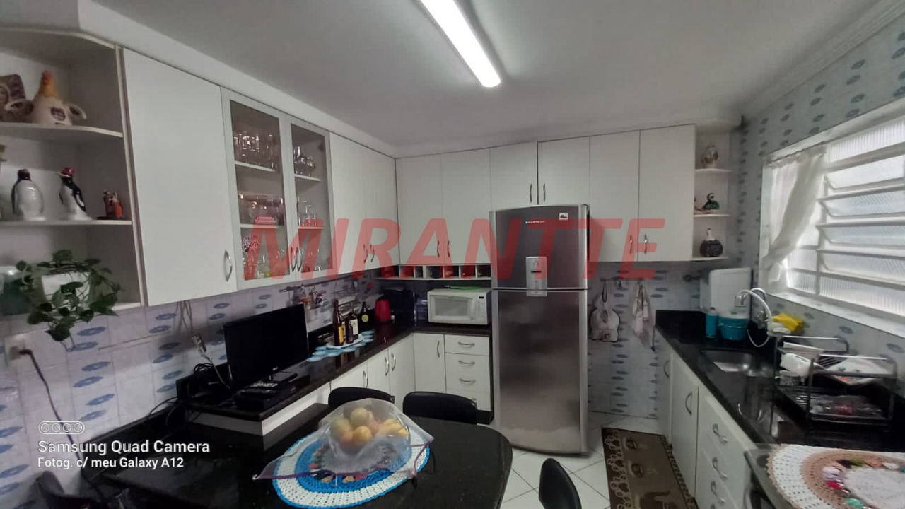 Sobrado de 211m² com 4 quartos em Tremembe