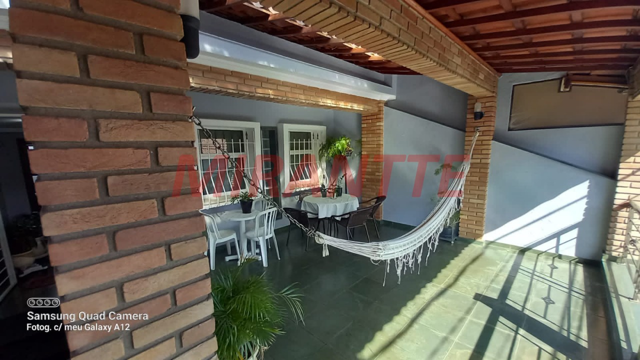Sobrado de 211m² com 4 quartos em Tremembe