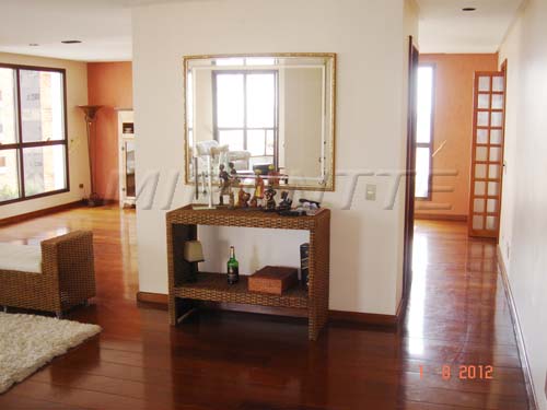 Apartamento de 240m² com 4 quartos em Santana