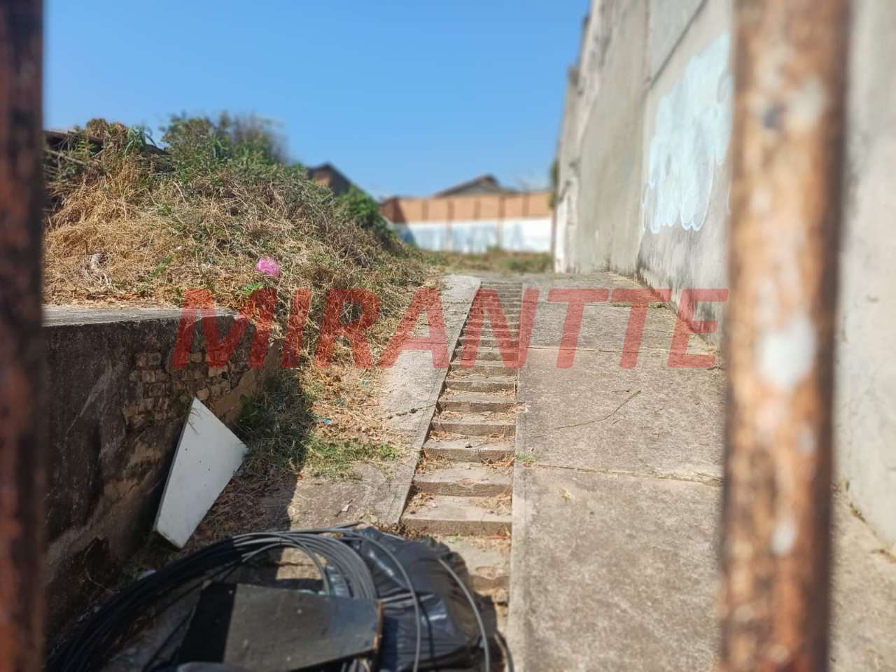Terreno de 400m² com 3 quartos em Chora Menino