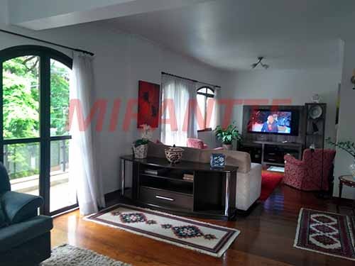 Apartamento de 238m² com 4 quartos em Água Fria