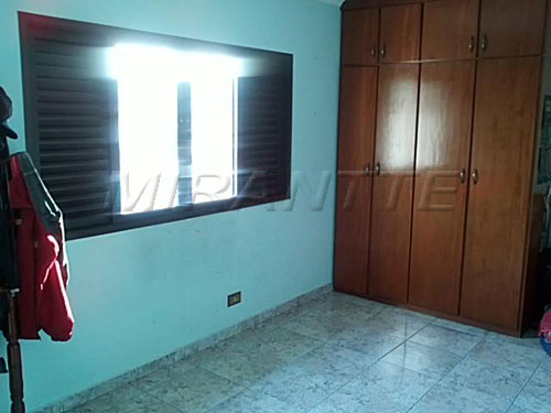 Sobrado de 300m² com 3 quartos em Jardim Tremembé