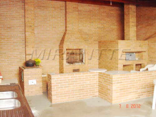 Sobrado de 990m² com 13 quartos em Casa Verde