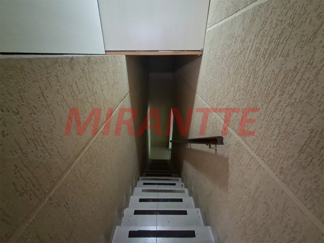 Sobrado de 513m² com 4 quartos em Água Fria