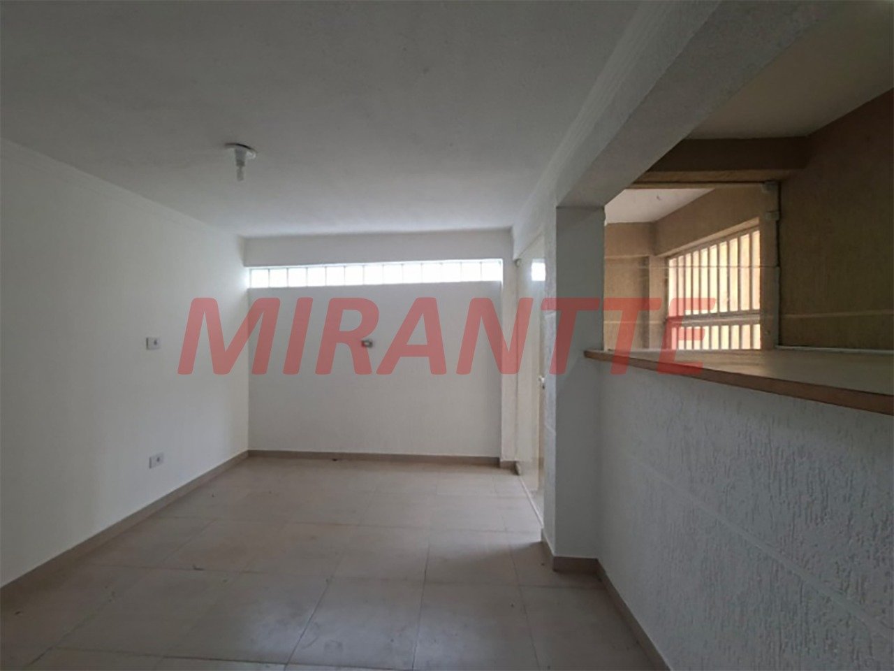 Sobrado de 513m² com 4 quartos em Água Fria