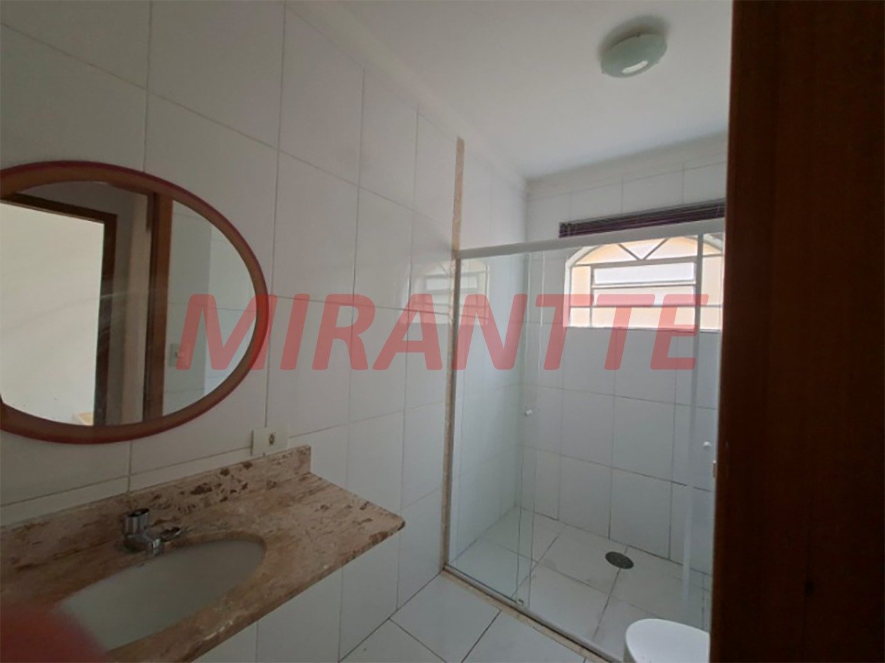 Sobrado de 513m² com 4 quartos em Água Fria