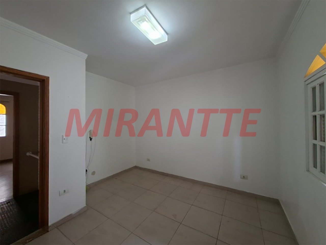Sobrado de 513m² com 4 quartos em Água Fria
