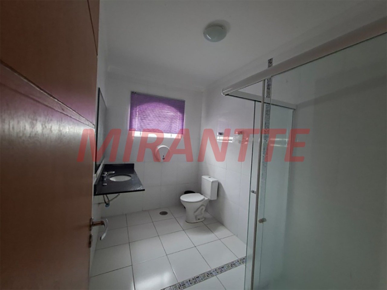 Sobrado de 513m² com 4 quartos em Água Fria