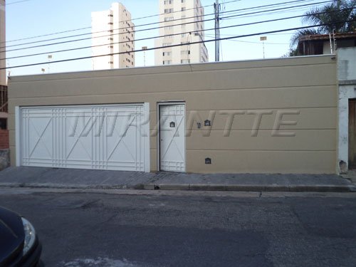 Sobrado de 513m² com 4 quartos em Água Fria