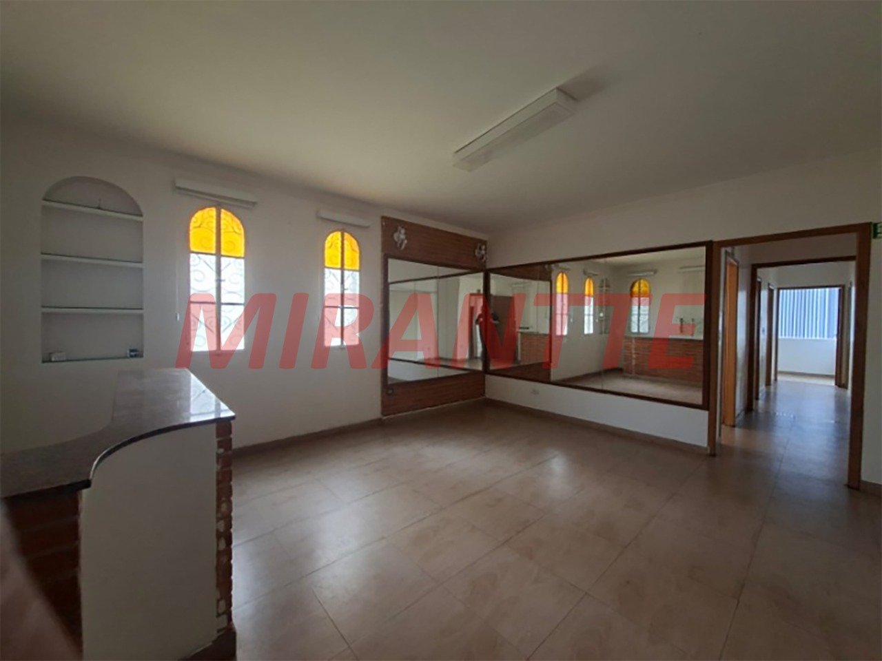 Sobrado de 513m² com 4 quartos em Água Fria