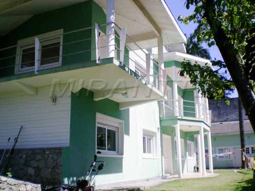 Sobrado de 650m² com 4 quartos em Jardim Floresta