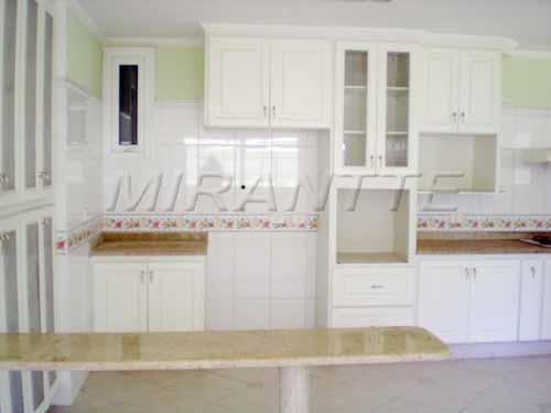 Sobrado de 650m² com 4 quartos em Jardim Floresta