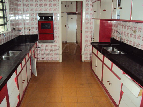Comercial de 827m² em Ponte Pequena