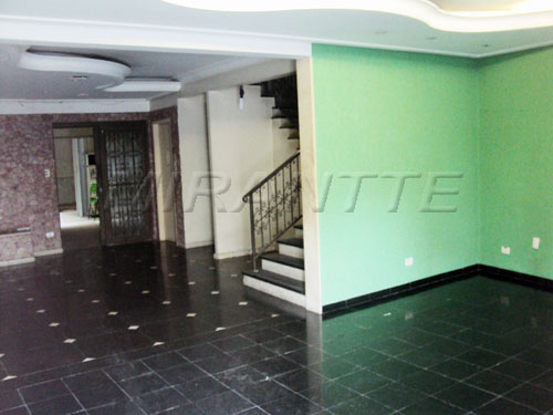 Comercial de 827m² em Ponte Pequena