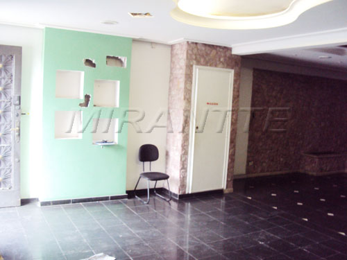 Comercial de 827m² em Ponte Pequena