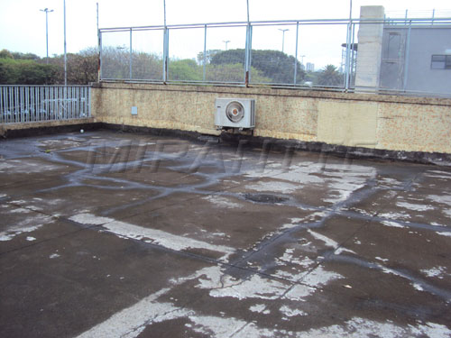 Comercial de 827m² em Ponte Pequena