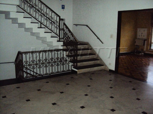 Comercial de 827m² em Ponte Pequena