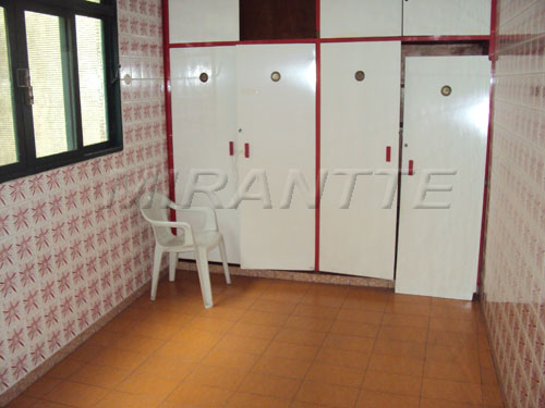 Comercial de 827m² em Ponte Pequena