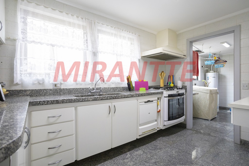 Apartamento de 218m² com 4 quartos em Santana