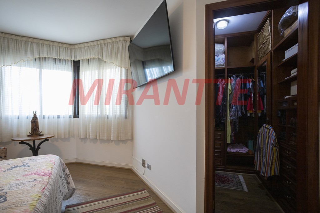 Apartamento de 218m² com 4 quartos em Santana