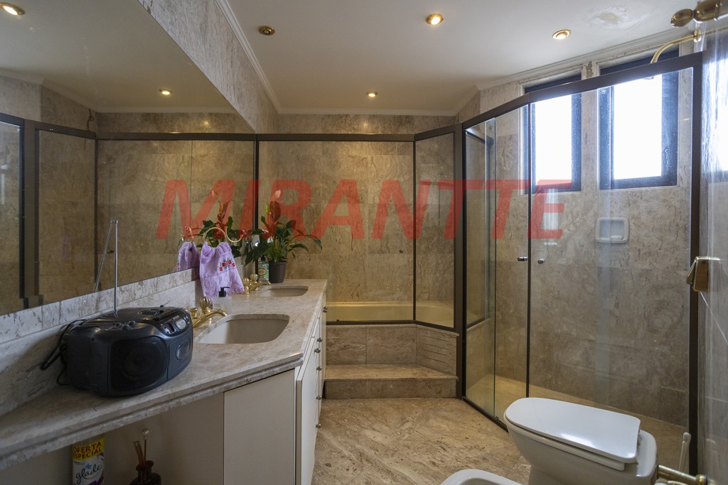 Apartamento de 218m² com 4 quartos em Santana