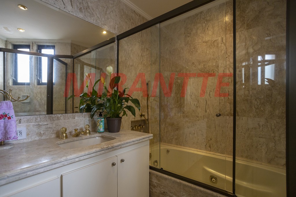 Apartamento de 218m² com 4 quartos em Santana
