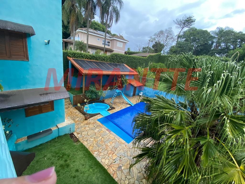 Sobrado de 700m² com 4 quartos em Serra Da Cantareira